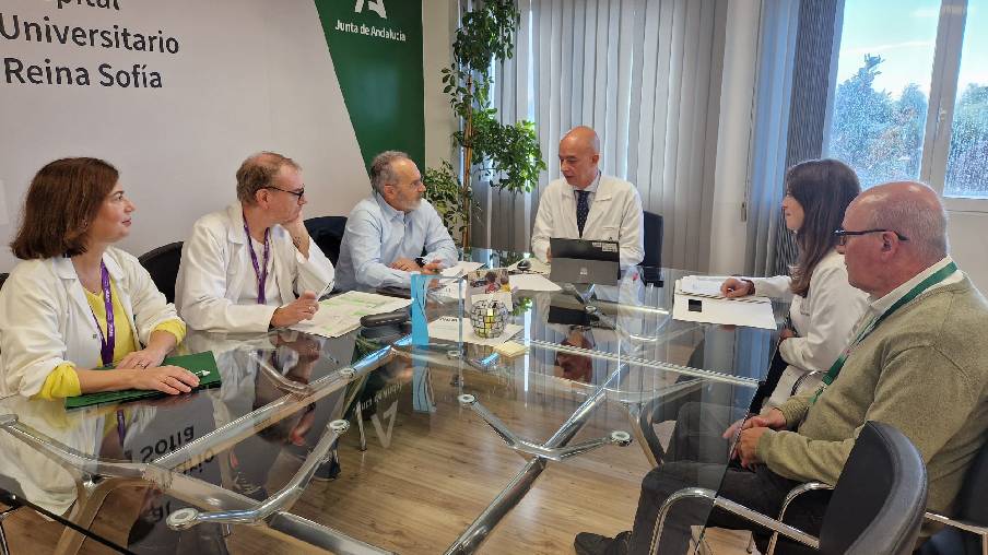 Imagen de archivo de una reunión con la Dirección Reina Sofía.